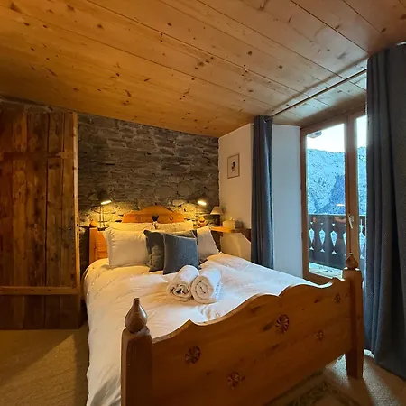 Authentique Avec Jacuzzi Proche De Val D'isere בקתה סנט-פואה-טארונטז