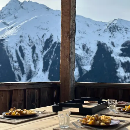 Authentique Avec Jacuzzi Proche De Val D'isere Chalet