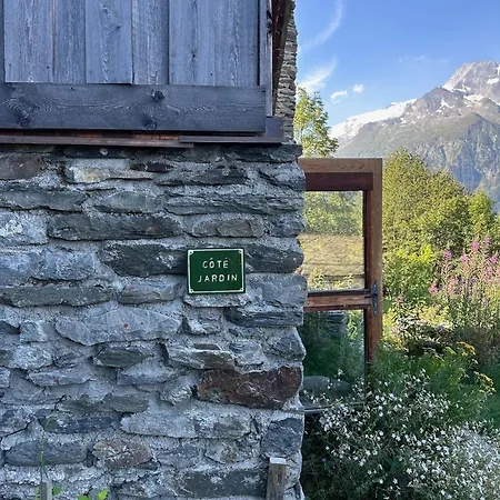Chalet Authentique Avec Jacuzzi Proche De Val D'isere
